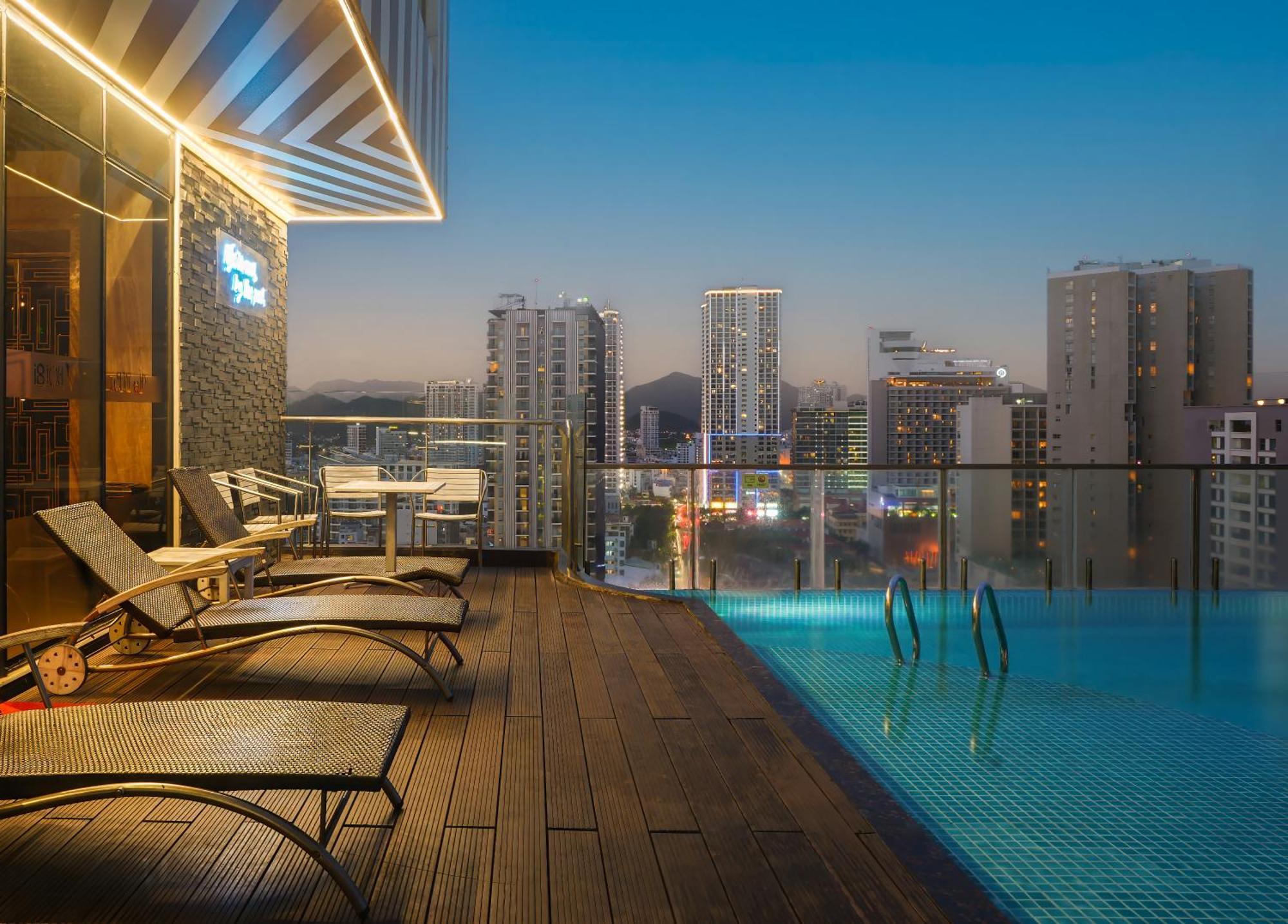 V Hotel Nha Trang Exterior foto