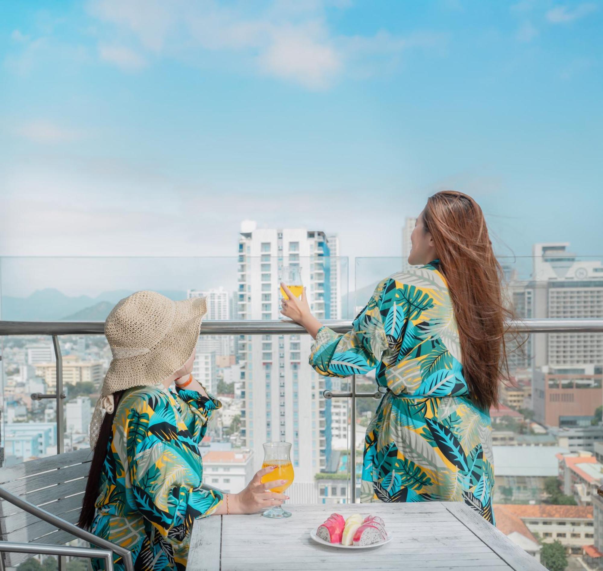 V Hotel Nha Trang Exterior foto