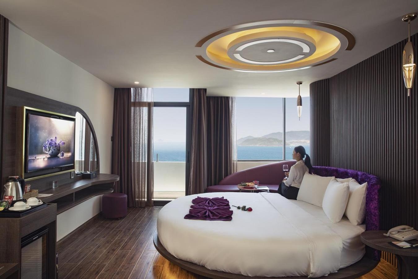 V Hotel Nha Trang Exterior foto